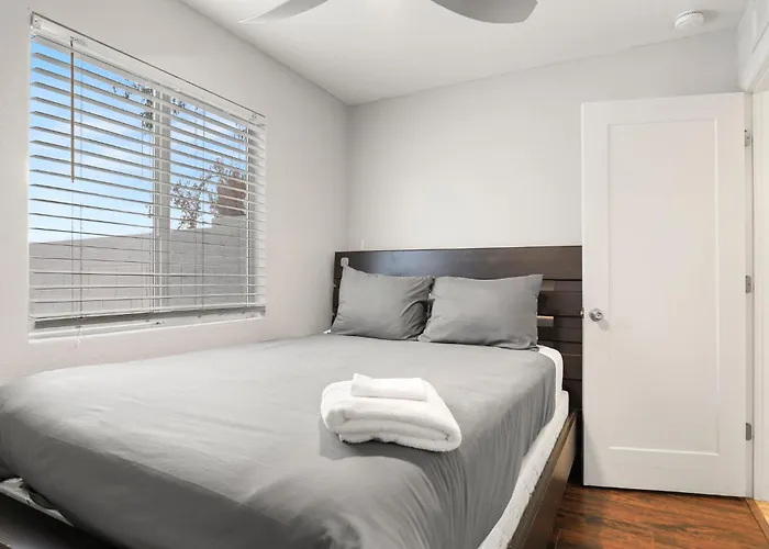The Dava: Free Heated Pool & Putting Ferienhaus Tempe