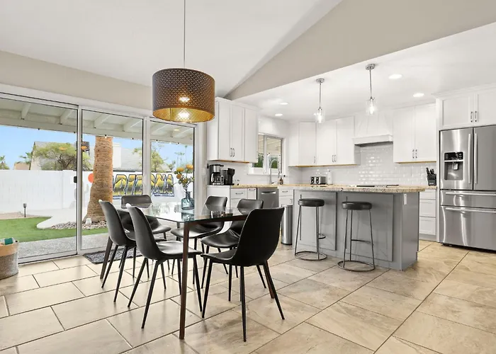 The Dava: Free Heated Pool & Putting * Tempe