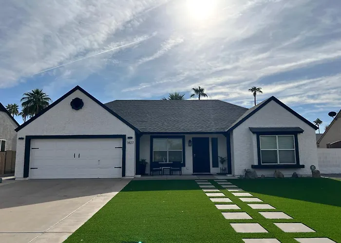 The Dava: Free Heated Pool & Putting